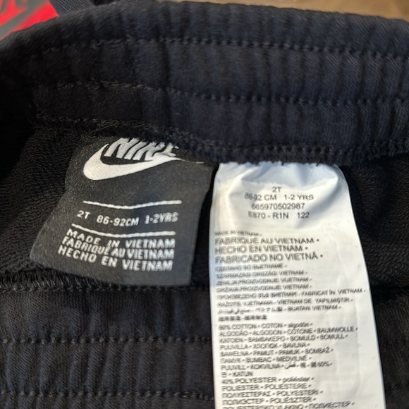 Nike  Kids T-shirt and Shorts Two Piece Set NWT Brand New - Picture 7 of 7